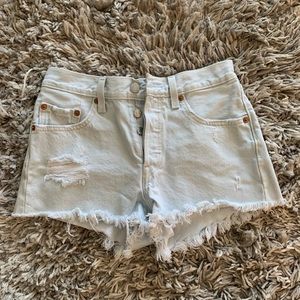 Levi’s 501 high wasted cut off short Sz. 24
